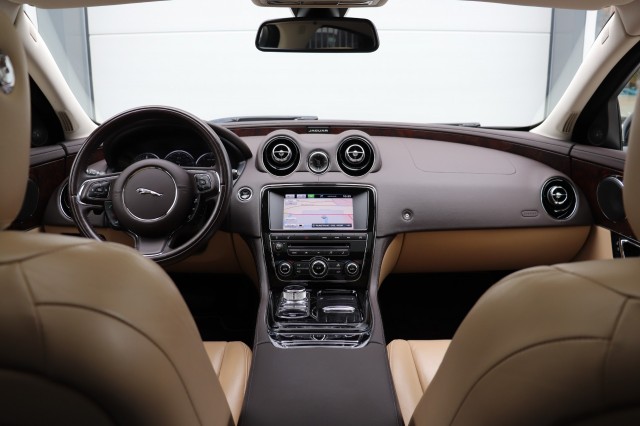 JAGUAR XJ 3.0 V6 SC (340PK) PORTFOLIO/ORIG.NL/PAN.DAK/85DKM!/19, Carmix, OSS