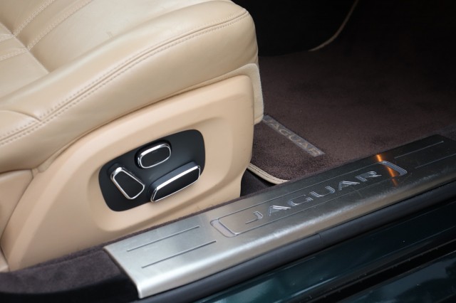 JAGUAR XJ 3.0 V6 SC (340PK) PORTFOLIO/ORIG.NL/PAN.DAK/85DKM!/19, Carmix, OSS