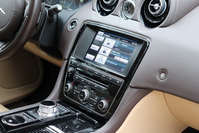 JAGUAR XJ 3.0 V6 SC (340PK) PORTFOLIO/ORIG.NL/PAN.DAK/85DKM!/19, Carmix, OSS