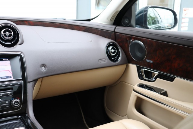 JAGUAR XJ 3.0 V6 SC (340PK) PORTFOLIO/ORIG.NL/PAN.DAK/85DKM!/19, Carmix, OSS