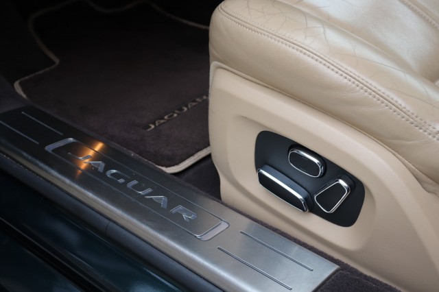 JAGUAR XJ 3.0 V6 SC (340PK) PORTFOLIO/ORIG.NL/PAN.DAK/85DKM!/19, Carmix, OSS