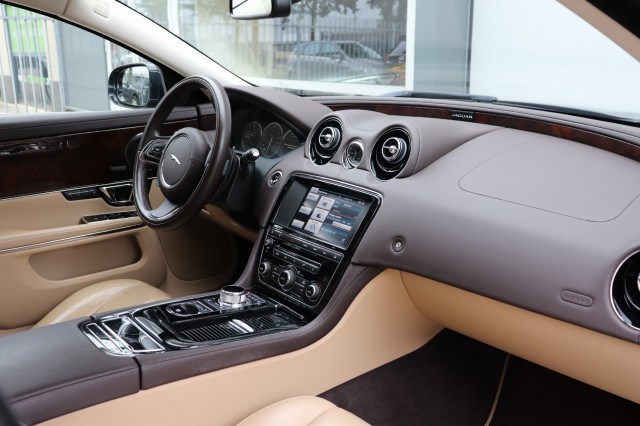 JAGUAR XJ 3.0 V6 SC (340PK) PORTFOLIO/ORIG.NL/PAN.DAK/85DKM!/19, Carmix, OSS