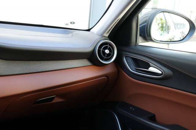 ALFA ROMEO GIULIA 2.0T SUPER AUT/PAN.DAK/LEER/NAVI/MEMORYSTOEL/STOELVERW./1E EIG, Carmix, OSS