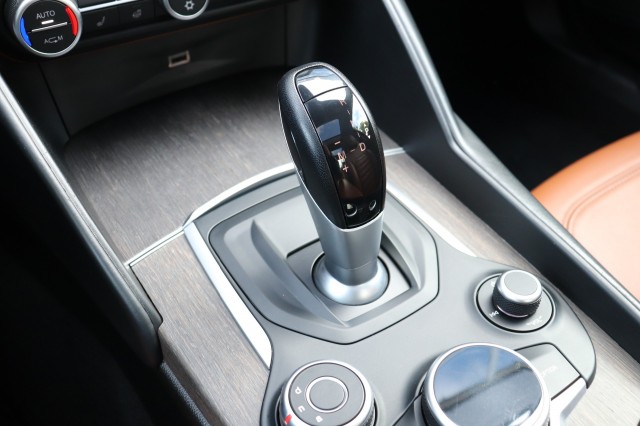 ALFA ROMEO GIULIA 2.0T SUPER AUT/PAN.DAK/LEER/NAVI/MEMORYSTOEL/STOELVERW./1E EIG, Carmix, OSS