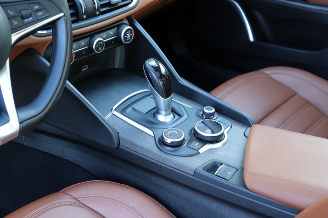 ALFA ROMEO GIULIA 2.0T SUPER AUT/PAN.DAK/LEER/NAVI/MEMORYSTOEL/STOELVERW./1E EIG, Carmix, OSS