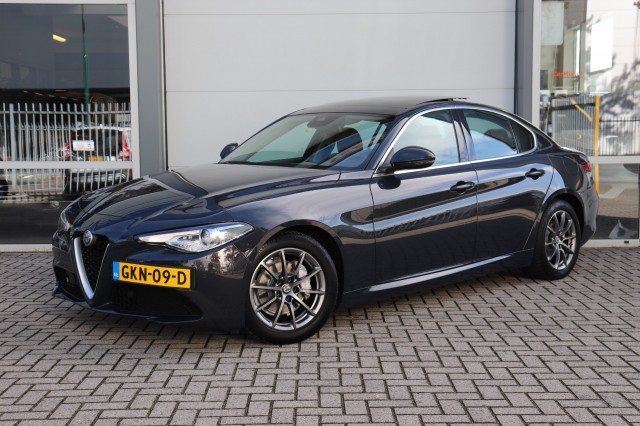 ALFA ROMEO GIULIA - 2.0T SUPER AUT/PAN.DAK/LEER/NAVI/MEMORYSTOEL/STOELVERW./1E EIG