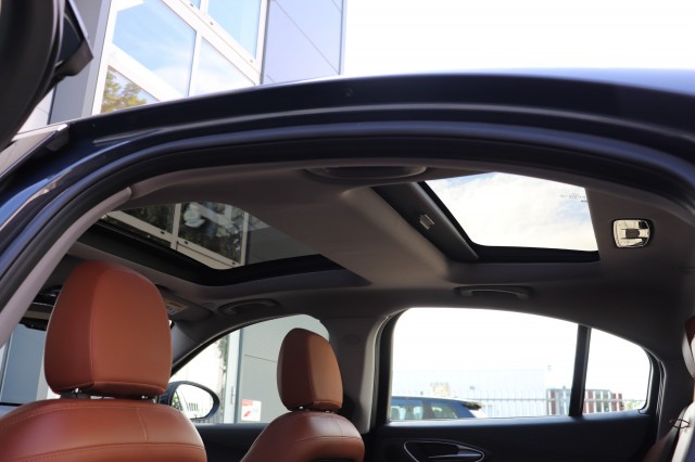 ALFA ROMEO GIULIA 2.0T SUPER AUT/PAN.DAK/LEER/NAVI/MEMORYSTOEL/STOELVERW./1E EIG, Carmix, OSS