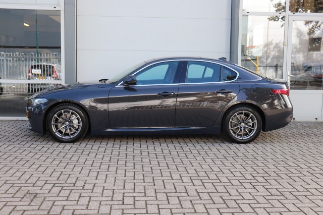 ALFA ROMEO GIULIA 2.0T SUPER AUT/PAN.DAK/LEER/NAVI/MEMORYSTOEL/STOELVERW./1E EIG, Carmix, OSS