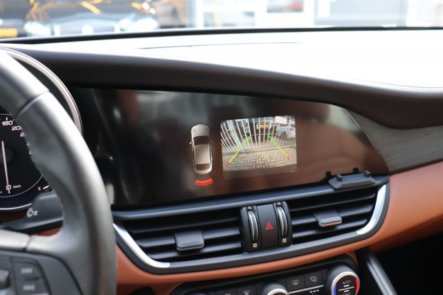 ALFA ROMEO GIULIA 2.0T SUPER AUT/PAN.DAK/LEER/NAVI/MEMORYSTOEL/STOELVERW./1E EIG, Carmix, OSS