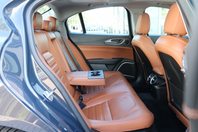 ALFA ROMEO GIULIA 2.0T SUPER AUT/PAN.DAK/LEER/NAVI/MEMORYSTOEL/STOELVERW./1E EIG, Carmix, OSS