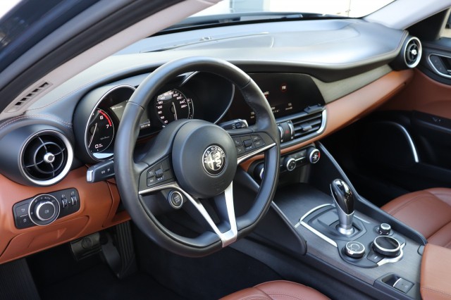 ALFA ROMEO GIULIA 2.0T SUPER AUT/PAN.DAK/LEER/NAVI/MEMORYSTOEL/STOELVERW./1E EIG, Carmix, OSS