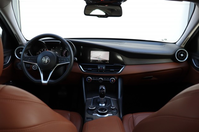 ALFA ROMEO GIULIA 2.0T SUPER AUT/PAN.DAK/LEER/NAVI/MEMORYSTOEL/STOELVERW./1E EIG, Carmix, OSS