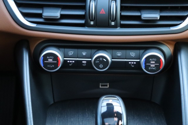 ALFA ROMEO GIULIA 2.0T SUPER AUT/PAN.DAK/LEER/NAVI/MEMORYSTOEL/STOELVERW./1E EIG, Carmix, OSS