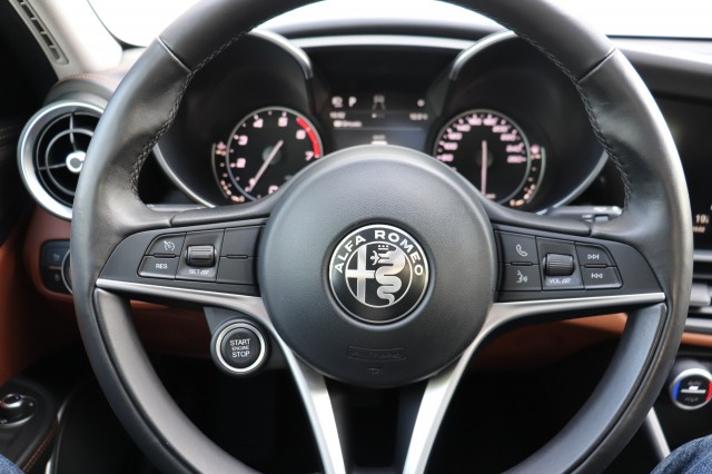 ALFA ROMEO GIULIA 2.0T SUPER AUT/PAN.DAK/LEER/NAVI/MEMORYSTOEL/STOELVERW./1E EIG, Carmix, OSS