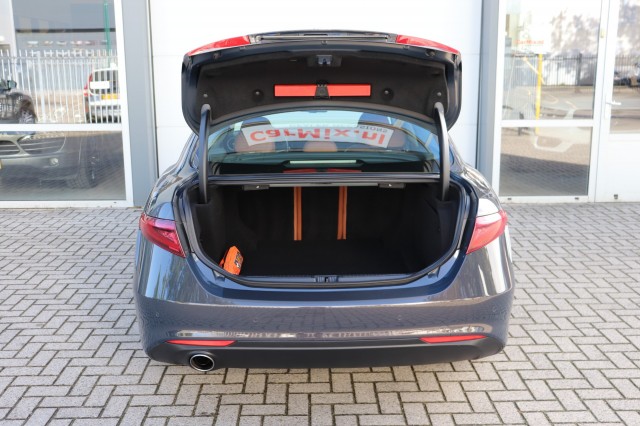 ALFA ROMEO GIULIA 2.0T SUPER AUT/PAN.DAK/LEER/NAVI/MEMORYSTOEL/STOELVERW./1E EIG, Carmix, OSS