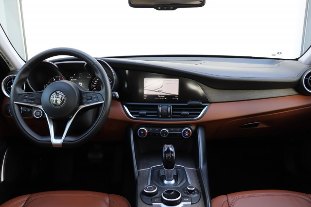 ALFA ROMEO GIULIA 2.0T SUPER AUT/PAN.DAK/LEER/NAVI/MEMORYSTOEL/STOELVERW./1E EIG, Carmix, OSS