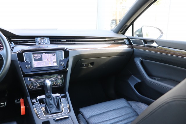 VOLKSWAGEN PASSAT ALLTRACK 2.0 BITDI 4Motion HIGHL. DSG/MASSAGE/PAN.DAK/DEALERONDERH., Carmix, OSS