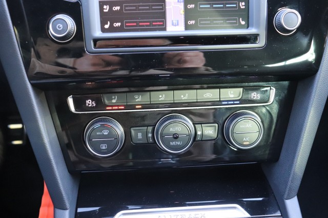 VOLKSWAGEN PASSAT ALLTRACK 2.0 BITDI 4Motion HIGHL. DSG/MASSAGE/PAN.DAK/DEALERONDERH., Carmix, OSS