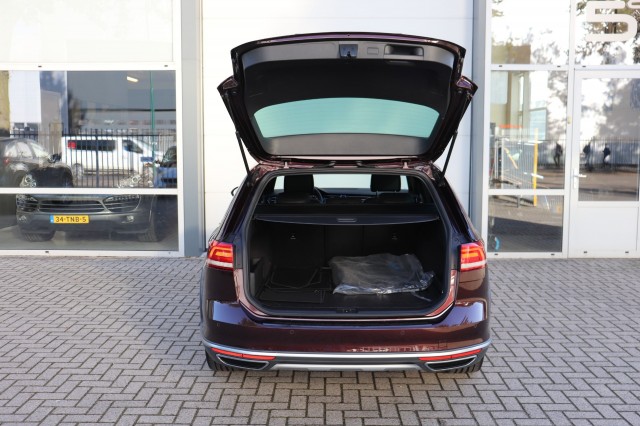 VOLKSWAGEN PASSAT ALLTRACK 2.0 BITDI 4Motion HIGHL. DSG/MASSAGE/PAN.DAK/DEALERONDERH., Carmix, OSS