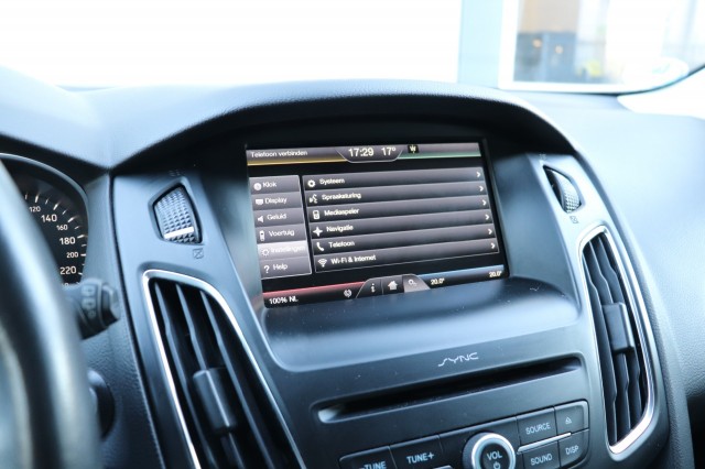 FORD FOCUS 1.0 125PK 6-BAK TITANIUM/NAVI/CLIMA/CRUISE/STOEL&STUURVERW./18, Carmix, OSS