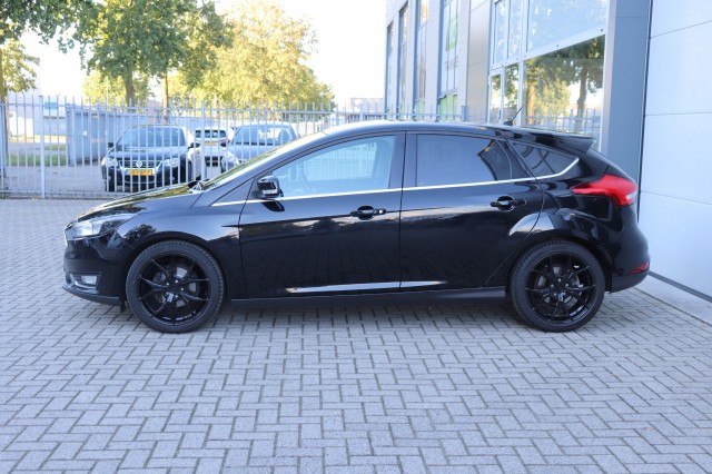 FORD FOCUS 1.0 125PK 6-BAK TITANIUM/NAVI/CLIMA/CRUISE/STOEL&STUURVERW./18, Carmix, OSS