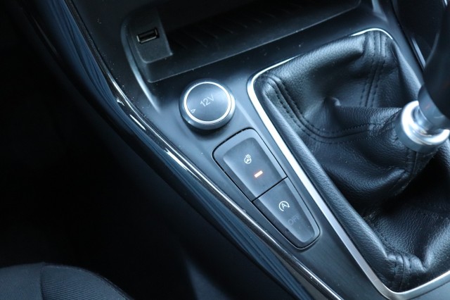 FORD FOCUS 1.0 125PK 6-BAK TITANIUM/NAVI/CLIMA/CRUISE/STOEL&STUURVERW./18, Carmix, OSS