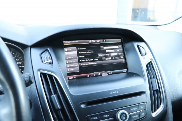 FORD FOCUS 1.0 125PK 6-BAK TITANIUM/NAVI/CLIMA/CRUISE/STOEL&STUURVERW./18, Carmix, OSS