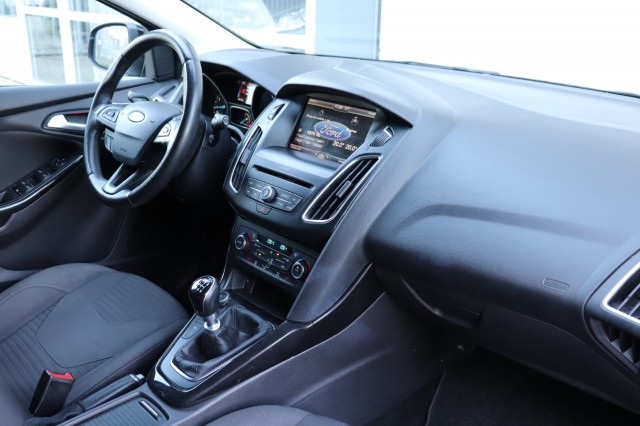 FORD FOCUS 1.0 125PK 6-BAK TITANIUM/NAVI/CLIMA/CRUISE/STOEL&STUURVERW./18, Carmix, OSS