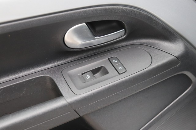 VOLKSWAGEN UP 1.0 MOVE UP! BLUEM./AIRCO/NAVI/15/ORIG.NL, Carmix, OSS