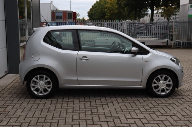 VOLKSWAGEN UP 1.0 MOVE UP! BLUEM./AIRCO/NAVI/15/ORIG.NL, Carmix, OSS