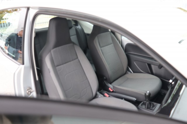 VOLKSWAGEN UP 1.0 MOVE UP! BLUEM./AIRCO/NAVI/15/ORIG.NL, Carmix, OSS