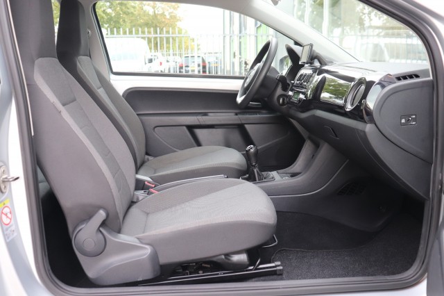 VOLKSWAGEN UP 1.0 MOVE UP! BLUEM./AIRCO/NAVI/15/ORIG.NL, Carmix, OSS