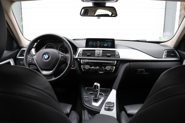 BMW 3-SERIE 320I AUT High Exec. SPORT/1E EIG/LEER/SPORTSTOELEN/LED/XENON/ORI, Carmix, OSS
