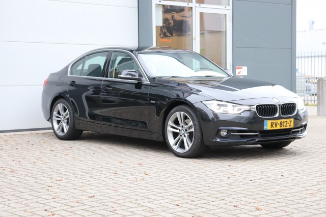 BMW 3-SERIE 320I AUT High Exec. SPORT/1E EIG/LEER/SPORTSTOELEN/LED/XENON/ORI, Carmix, OSS