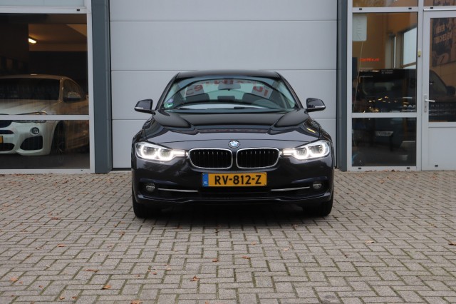 BMW 3-SERIE 320I AUT High Exec. SPORT/1E EIG/LEER/SPORTSTOELEN/LED/XENON/ORI, Carmix, OSS