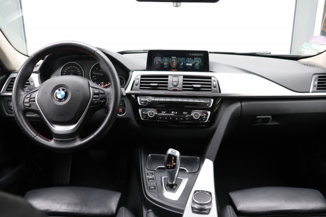 BMW 3-SERIE 320I AUT High Exec. SPORT/1E EIG/LEER/SPORTSTOELEN/LED/XENON/ORI, Carmix, OSS