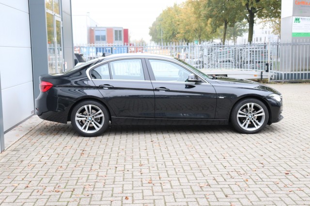 BMW 3-SERIE 320I AUT High Exec. SPORT/1E EIG/LEER/SPORTSTOELEN/LED/XENON/ORI, Carmix, OSS