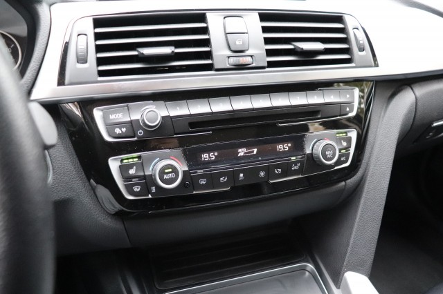 BMW 3-SERIE 320I AUT High Exec. SPORT/1E EIG/LEER/SPORTSTOELEN/LED/XENON/ORI, Carmix, OSS