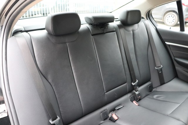 BMW 3-SERIE 320I AUT High Exec. SPORT/1E EIG/LEER/SPORTSTOELEN/LED/XENON/ORI, Carmix, OSS