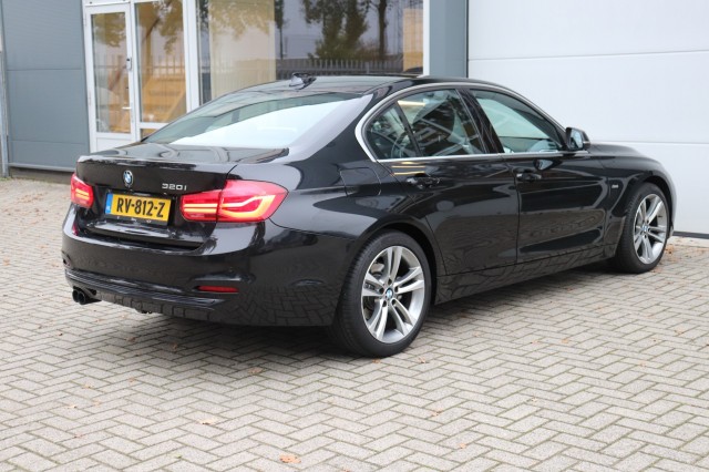 BMW 3-SERIE 320I AUT High Exec. SPORT/1E EIG/LEER/SPORTSTOELEN/LED/XENON/ORI, Carmix, OSS