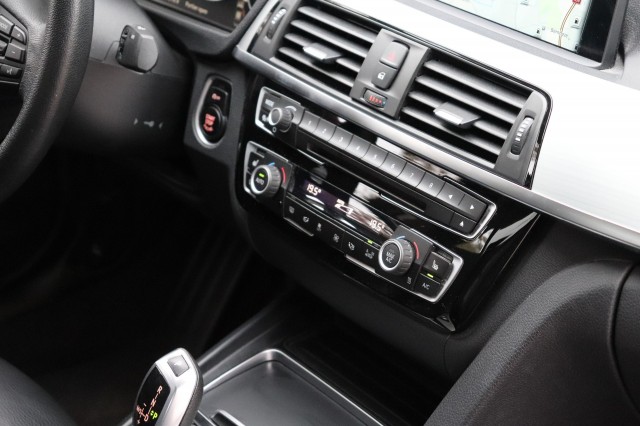 BMW 3-SERIE 320I AUT High Exec. SPORT/1E EIG/LEER/SPORTSTOELEN/LED/XENON/ORI, Carmix, OSS