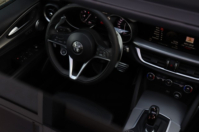 ALFA ROMEO STELVIO 2.0 T AWD Q4 280PK/PAN.DAK/H.KARDON/ORIG.NL/SPORTST/20, Carmix, OSS