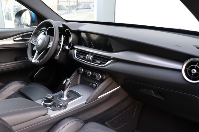 ALFA ROMEO STELVIO 2.0 T AWD Q4 280PK/PAN.DAK/H.KARDON/ORIG.NL/SPORTST/20, Carmix, OSS
