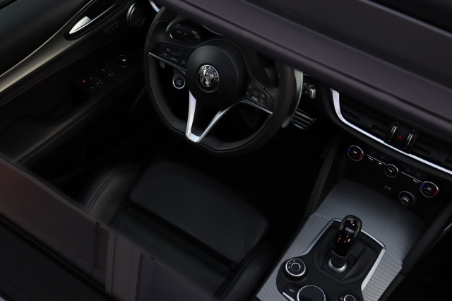 ALFA ROMEO STELVIO 2.0 T AWD Q4 280PK/PAN.DAK/H.KARDON/ORIG.NL/SPORTST/20, Carmix, OSS