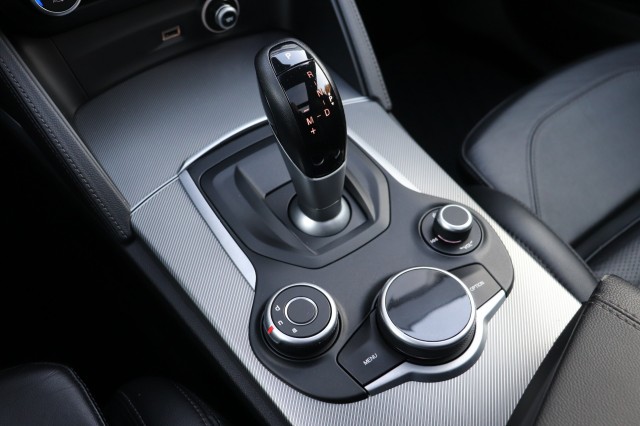 ALFA ROMEO STELVIO 2.0 T AWD Q4 280PK/PAN.DAK/H.KARDON/ORIG.NL/SPORTST/20, Carmix, OSS