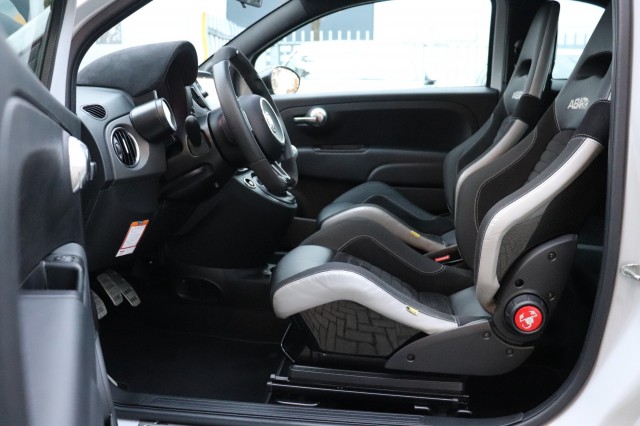ABARTH 595 COMPETIZIONE 1.4 T-JET ABARTH 180PK SCHUIFDAK/CARBON SABELT SEATS/, Carmix, OSS