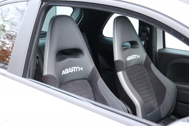 ABARTH 595 COMPETIZIONE 1.4 T-JET ABARTH 180PK SCHUIFDAK/CARBON SABELT SEATS/, Carmix, OSS