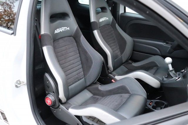 ABARTH 595 COMPETIZIONE 1.4 T-JET ABARTH 180PK SCHUIFDAK/CARBON SABELT SEATS/, Carmix, OSS