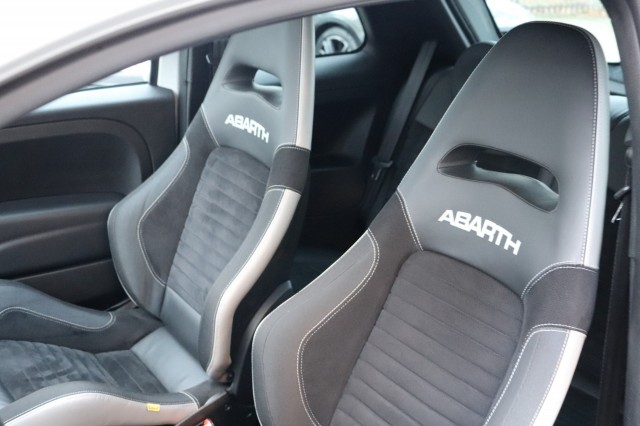 ABARTH 595 COMPETIZIONE 1.4 T-JET ABARTH 180PK SCHUIFDAK/CARBON SABELT SEATS/, Carmix, OSS