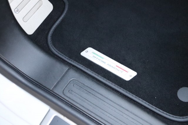 ABARTH 595 COMPETIZIONE 1.4 T-JET ABARTH 180PK SCHUIFDAK/CARBON SABELT SEATS/, Carmix, OSS